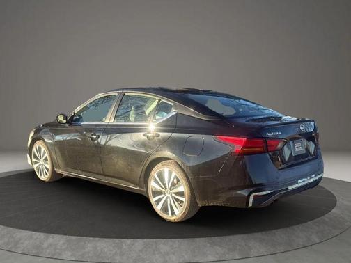 2021 Nissan Altima SR FWD