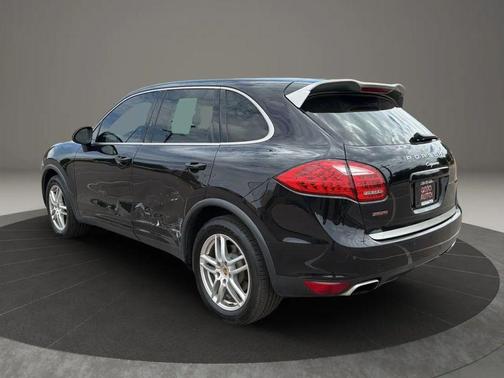Jet Black Metallic 2014 Porsche Cayenne Platinum Edition