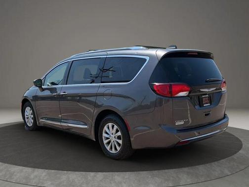 Granite Crystal Metallic Clearcoat 2018 Chrysler Pacifica Touring-L