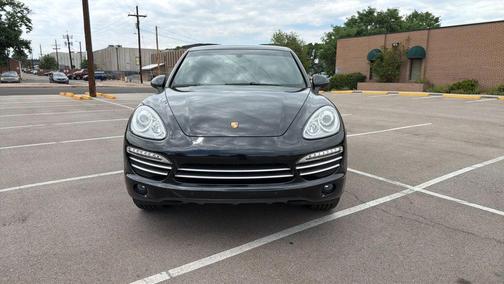 Jet Black Metallic 2014 Porsche Cayenne Platinum Edition