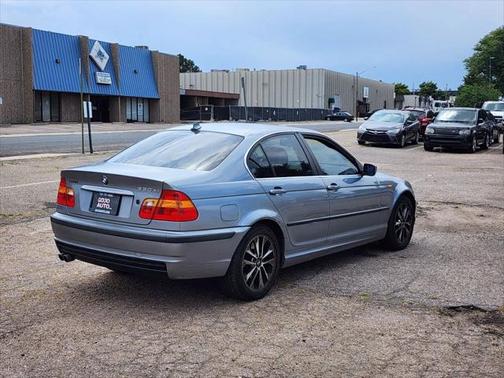 2005 BMW 330 330xi Sedan 4D