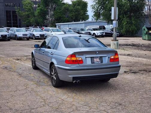 2005 BMW 330 330xi Sedan 4D