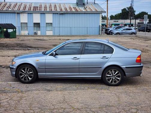 2005 BMW 330 330xi Sedan 4D