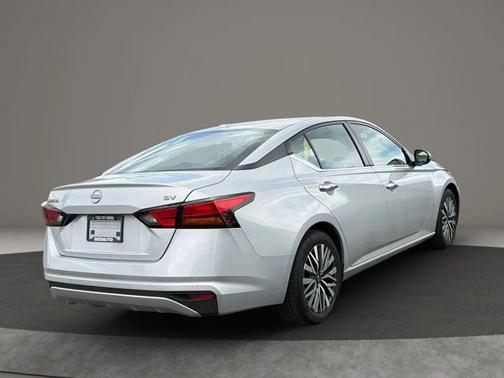 Brilliant Silver Metallic 2023 Nissan Altima 2.5 SV