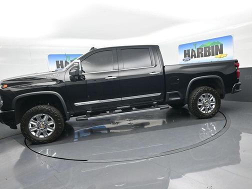 Black 2024 Chevrolet Silverado 2500 High Country