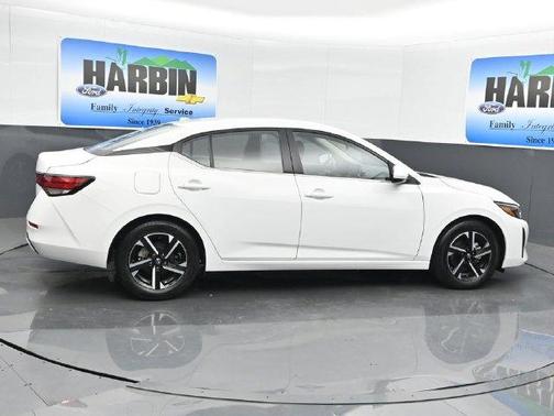 Cloud White 2025 Nissan Sentra SV
