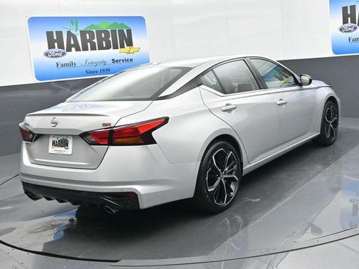 2025 Nissan Altima SR