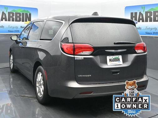 2023 Chrysler Voyager LX