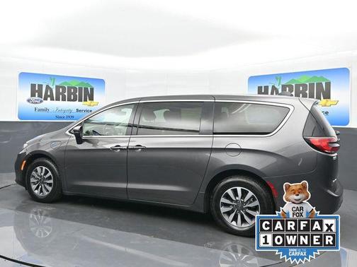 2023 Chrysler Pacifica Hybrid Touring L