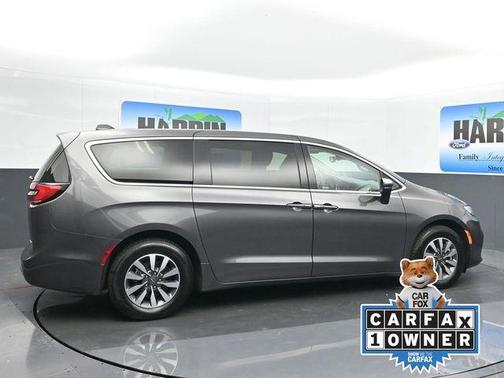 2023 Chrysler Pacifica Hybrid Touring L
