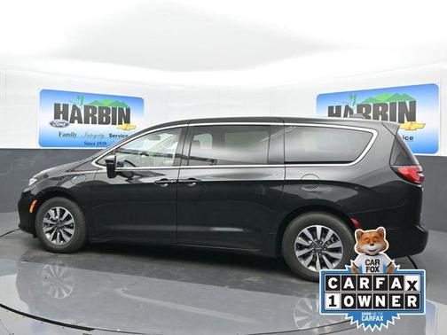 2023 Chrysler Pacifica Hybrid Touring L