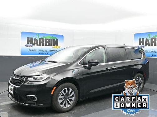 2023 Chrysler Pacifica Hybrid Touring L