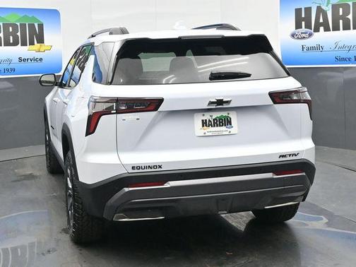 Polar White 2026 Chevrolet Equinox ACTIV