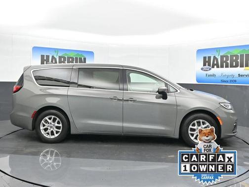 2023 Chrysler Pacifica Touring-L