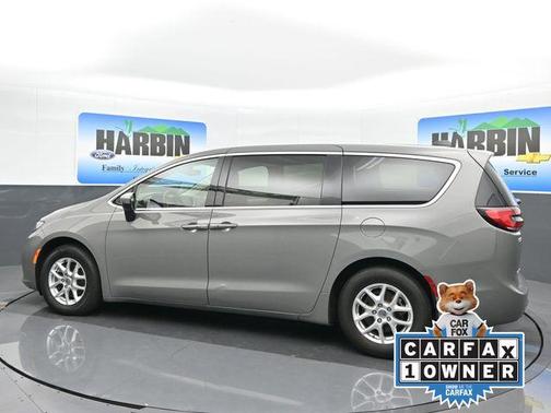 2023 Chrysler Pacifica Touring-L