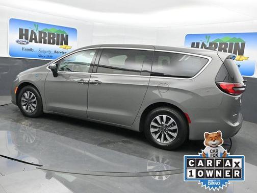 2023 Chrysler Pacifica Hybrid Touring L
