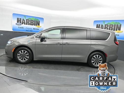 2023 Chrysler Pacifica Hybrid Touring L