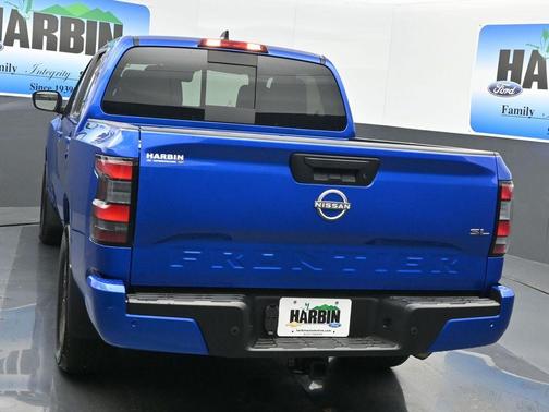 2024 Nissan Frontier SL