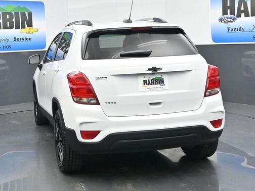 Summit White 2022 Chevrolet Trax LT