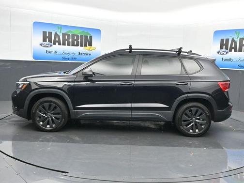 Deep Black Pearl Effect 2024 Volkswagen Taos 1.5T S