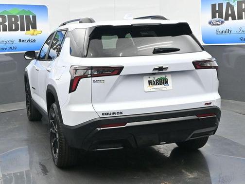 Polar White 2026 Chevrolet Equinox RS