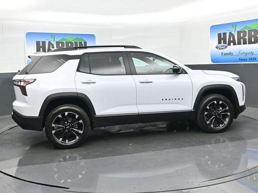 Polar White 2026 Chevrolet Equinox RS