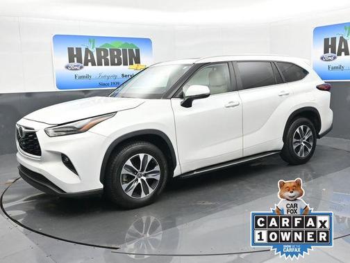 Pearl 2023 Toyota Highlander XLE