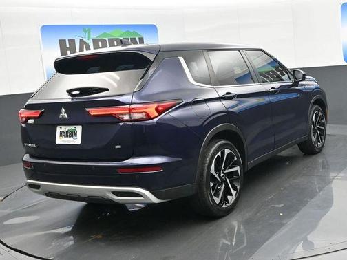 2022 Mitsubishi Outlander SE