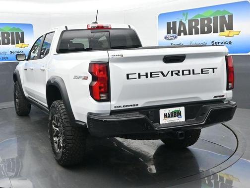 Summit White 2026 Chevrolet Colorado ZR2