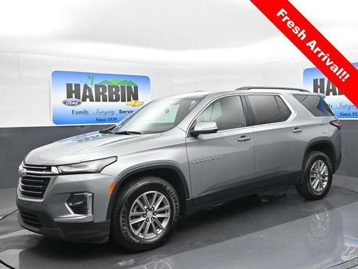 Sterling Gray Metallic 2023 Chevrolet Traverse LT Cloth