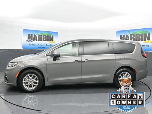 2023 Chrysler Pacifica Touring-L