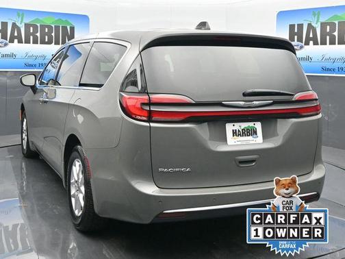 2023 Chrysler Pacifica Touring-L