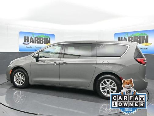 2023 Chrysler Pacifica Touring-L