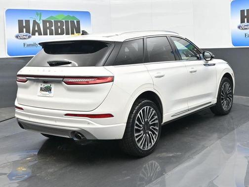 White Metallic 2022 Lincoln Corsair Reserve