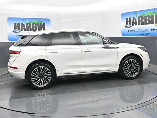White Metallic 2022 Lincoln Corsair Reserve