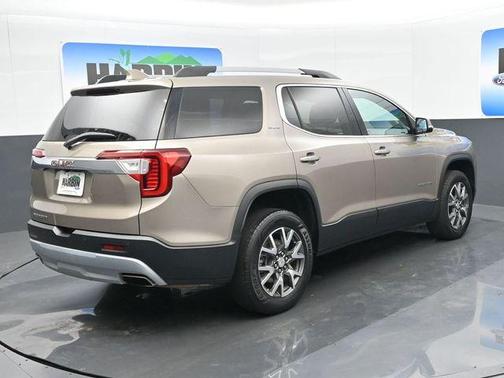 Light Stone 2022 GMC Acadia SLE