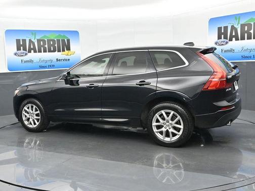 Onyx Black Metallic 2020 Volvo XC60 T5 Momentum