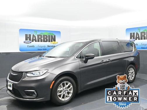 2023 Chrysler Pacifica Touring-L