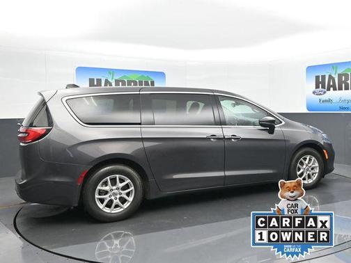 2023 Chrysler Pacifica Touring-L