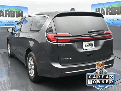 2023 Chrysler Pacifica Touring-L