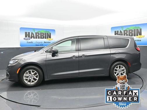 2023 Chrysler Pacifica Touring-L