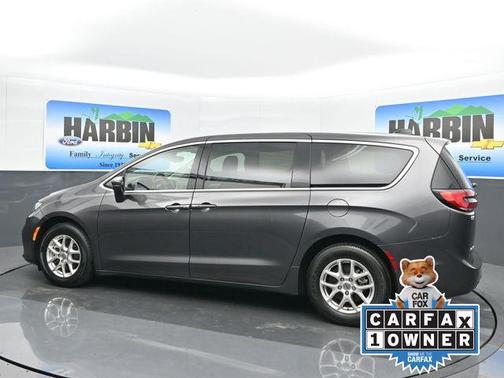 2023 Chrysler Pacifica Touring-L