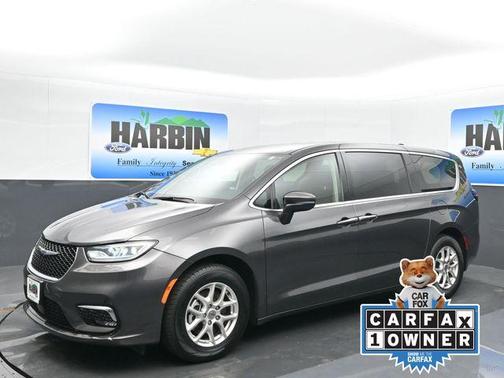 2023 Chrysler Pacifica Touring-L