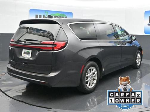 2023 Chrysler Pacifica Touring-L