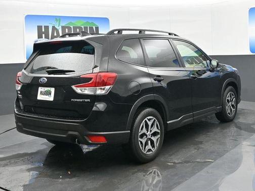 Crystal Black Silica 2023 Subaru Forester 2.5i Premium