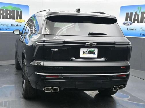 Black Metallic 2026 Chevrolet Traverse RS