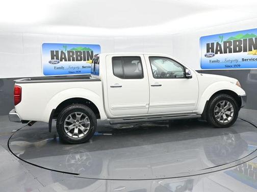 Glacier White 2019 Nissan Frontier SL