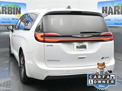 2023 Chrysler Pacifica Hybrid Touring L