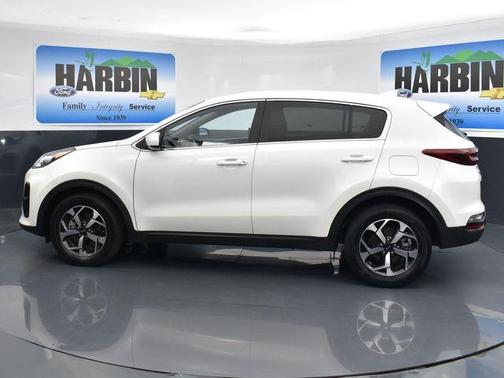 Snow White Pearl 2022 Kia Sportage LX