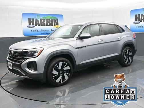 Silver Bird Metallic 2024 Volkswagen Atlas Cross Sport 2.0T SE w/Technology